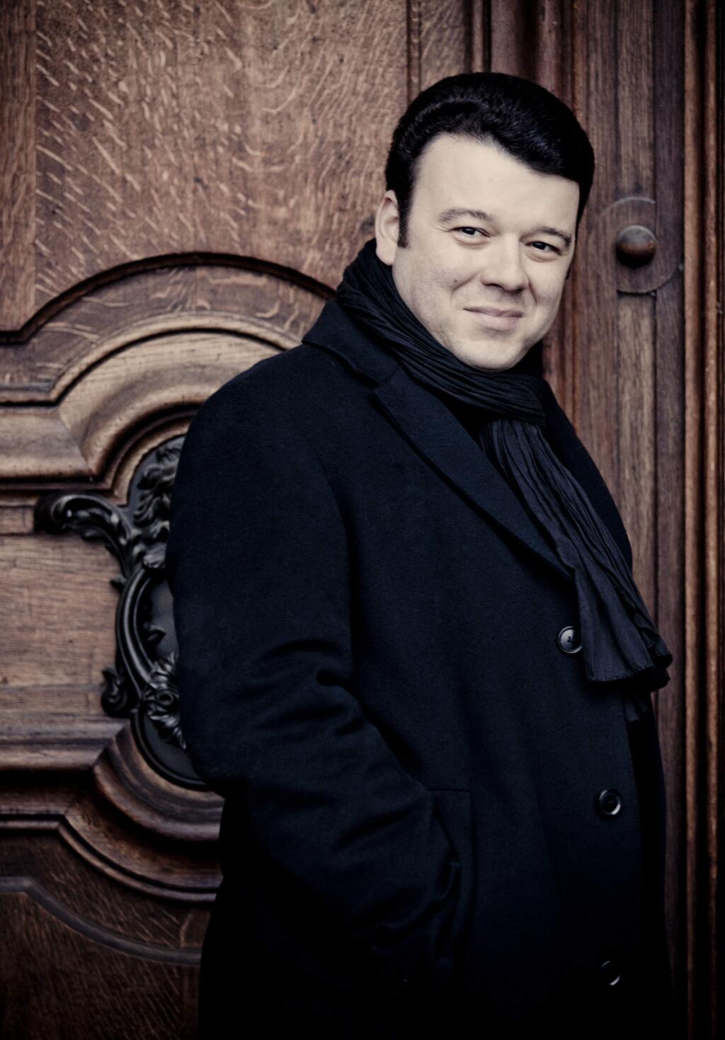The Santa Rosa Symphony will host a free masterclass with Israeli violinist Vadim Gluzman at 4 p.m. Thursday, May 4, at Weill Hall that is open to the public. (Photo: Marco Borggreve)