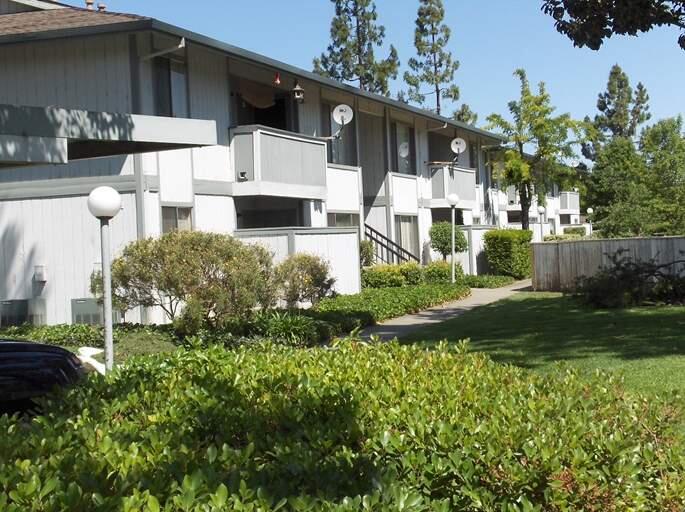 Canyon Creek Apartments, a 168-unit Vacaville complex, sold to a Southern California investor in June 2015 for $19 million. (LoopNet)