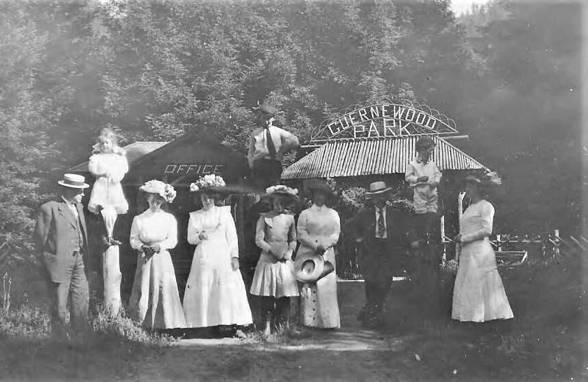 A gathering is held at Gurenewood Park in 1919. (Sonoma County Library)