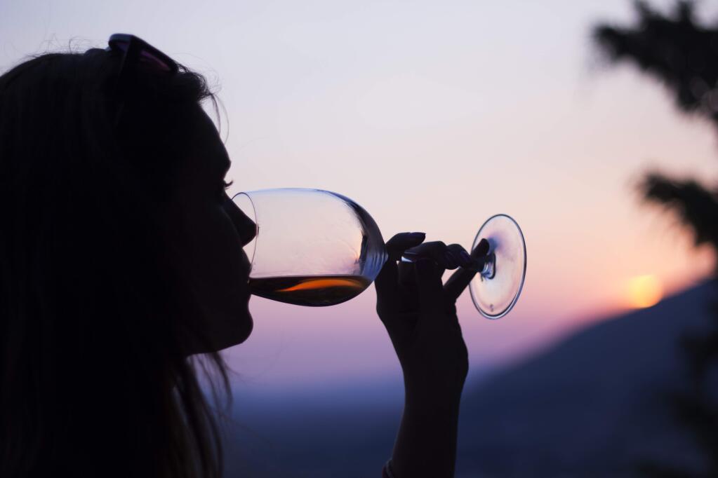 There are many different ways to taste wine, from formal evaluations done for scientific reasons all the way to sipping a chilled white wine at a barbecue.