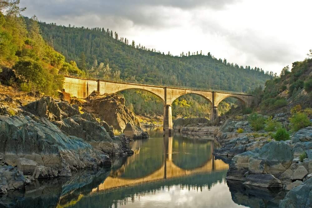 A bridge over the Yuba River in Placer County. (Grace Bourke / Shutterstock)