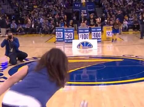 Stephen Curry helped a Warriors fan win $5,000 during a game at Oracle Arena in Oakland on Saturday, Feb. 25, 2017. (@NBA)