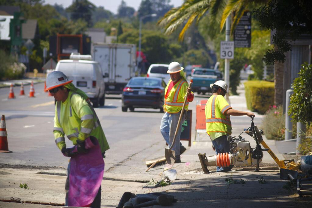Petaluma, CA, USA. Tuesday, August 08, 2017._ Work is being completed on the water main along Petaluma Boulevard South . (CRISSY PASCUAL/ARGUS-COURIER STAFF)