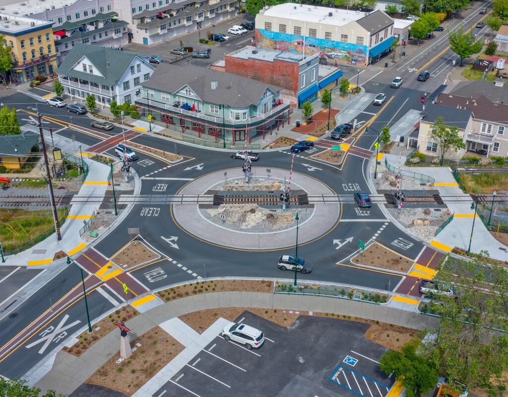 The roundabout at Windsor River Road and Windsor Road was named the overall winner of the 2024 Outstanding Local Streets and Roads Project Awards, presented by a coalition of state engineers and local government advocacy groups. (GHD)