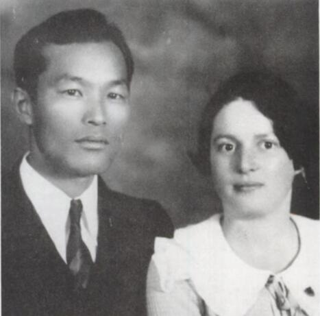 Karl Yoneda and Elaine Black, 1933 (PHOTO PUBLIC DOMAIN)