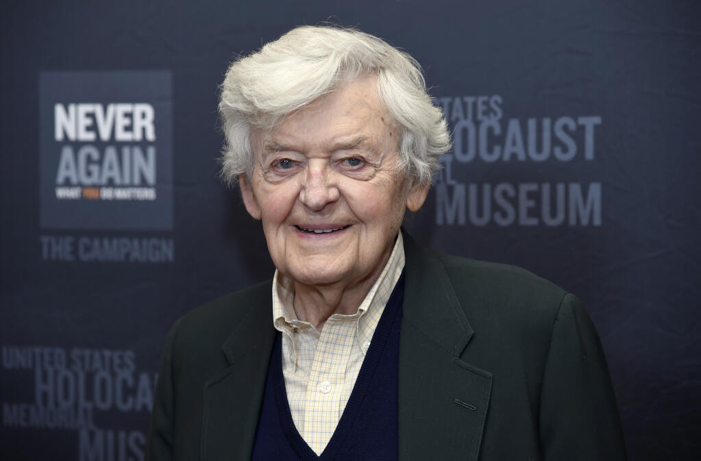 Hal Holbrook arrives at the Los Angeles Dinner : What You Do Matters at the Beverly Hilton Hotel on Monday, March 16, 2015, in Beverly Hills, Calif. (Photo by Chris Pizzello/Invision/AP)