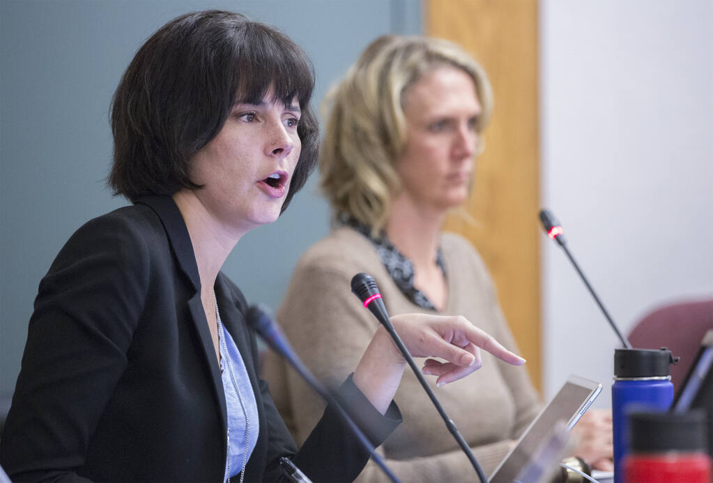 Councilmembers Rachel Hundley, left, and Amy Harrington, at a meeting in 2019. Hundley recused herself from a Oct. 5 vote on advancing the cannabis dispensary applicant, setting the stage for a 2-2 result and no action taken. (Photo by Robbi Pengelly/Index-Tribune)