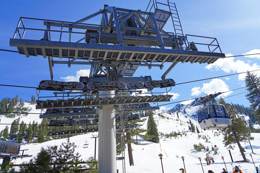 View of ski slopes at Palisades Tahoe. (EQRoy/Shutterstock)