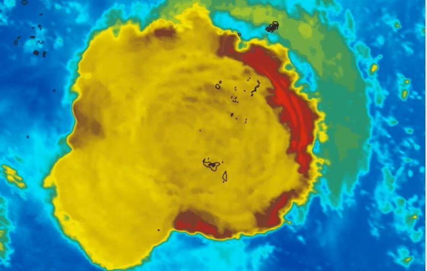 Screengrab from the National Weather Service showing the tsunami pushing outward following a volcanic eruption in Hunga Tonga-Hunga Ha’apai. (National Weather Service)